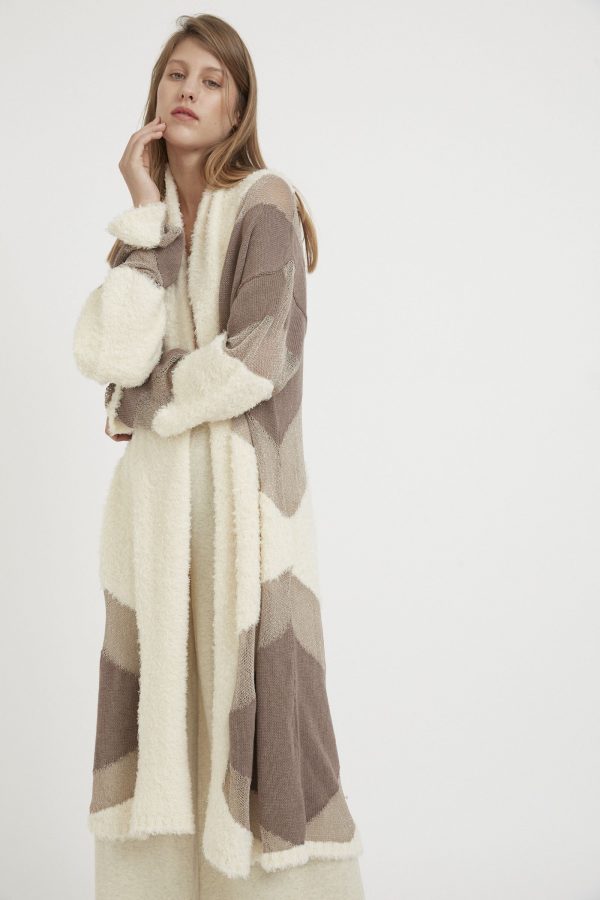 Oversize-fitting textured semitransparent long length cardigan with a panel design, with different yarns and textures