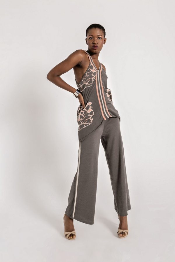 The perfect match. Wide leg palazzo pants with a contrasting trim on the side and elastic wais